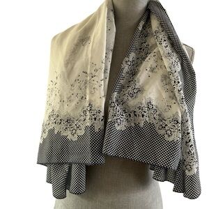 Noreel cottage core square scarf white and black